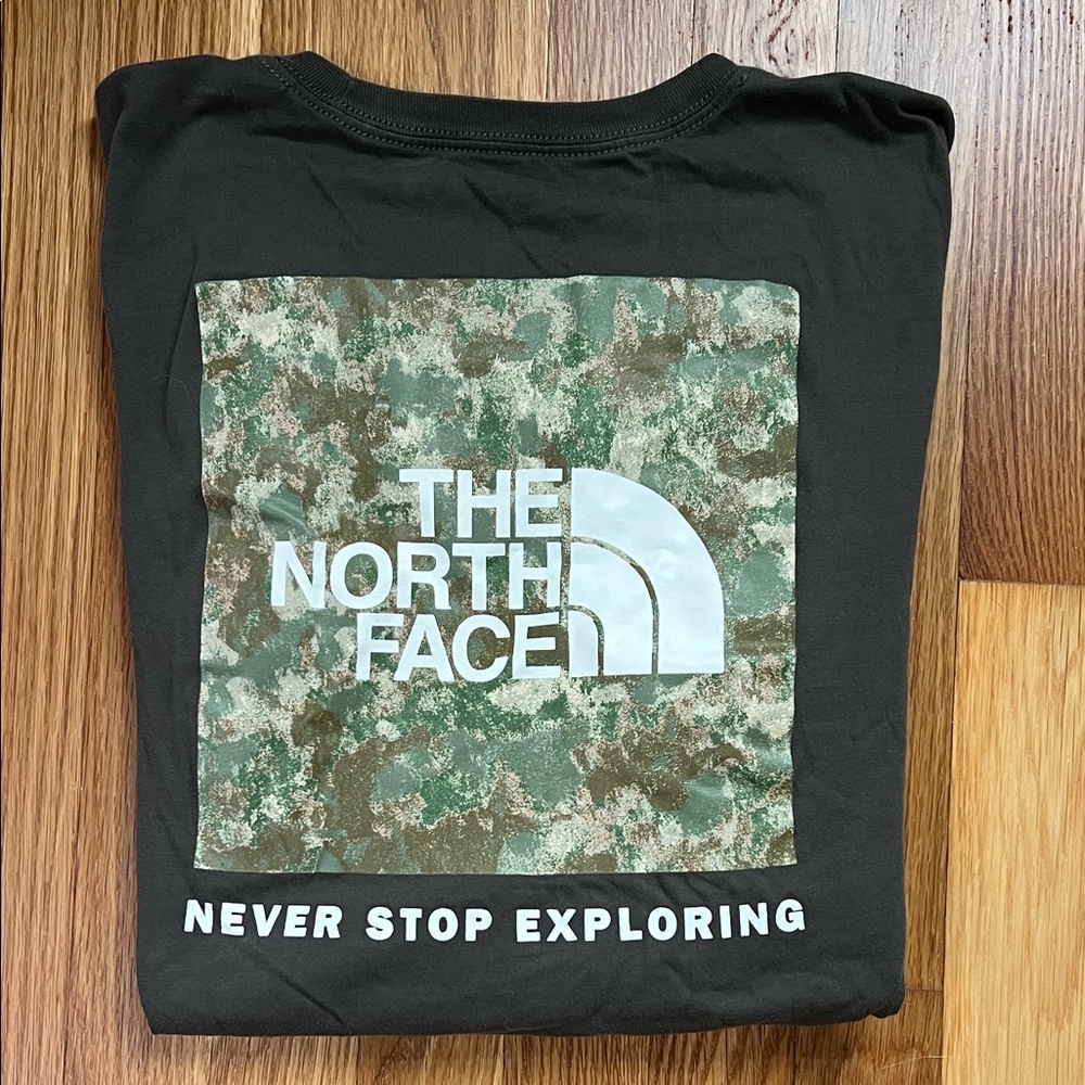 The North Face Men’sGreen Camo T-Shirt